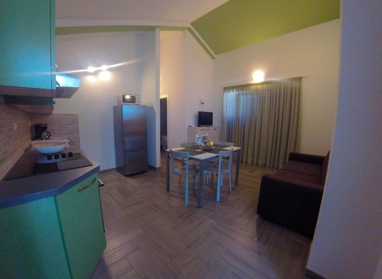 Wabi Sabi Resort & Apartments Brzac 外观 照片